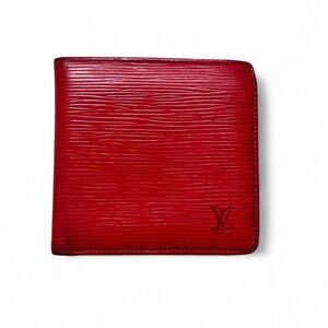 1992 Vintage Louis Vuitton Epi Leather bifold wallet